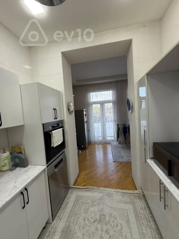 Kirayə verilir 3 otaqlı köhnə tikili 75 m²