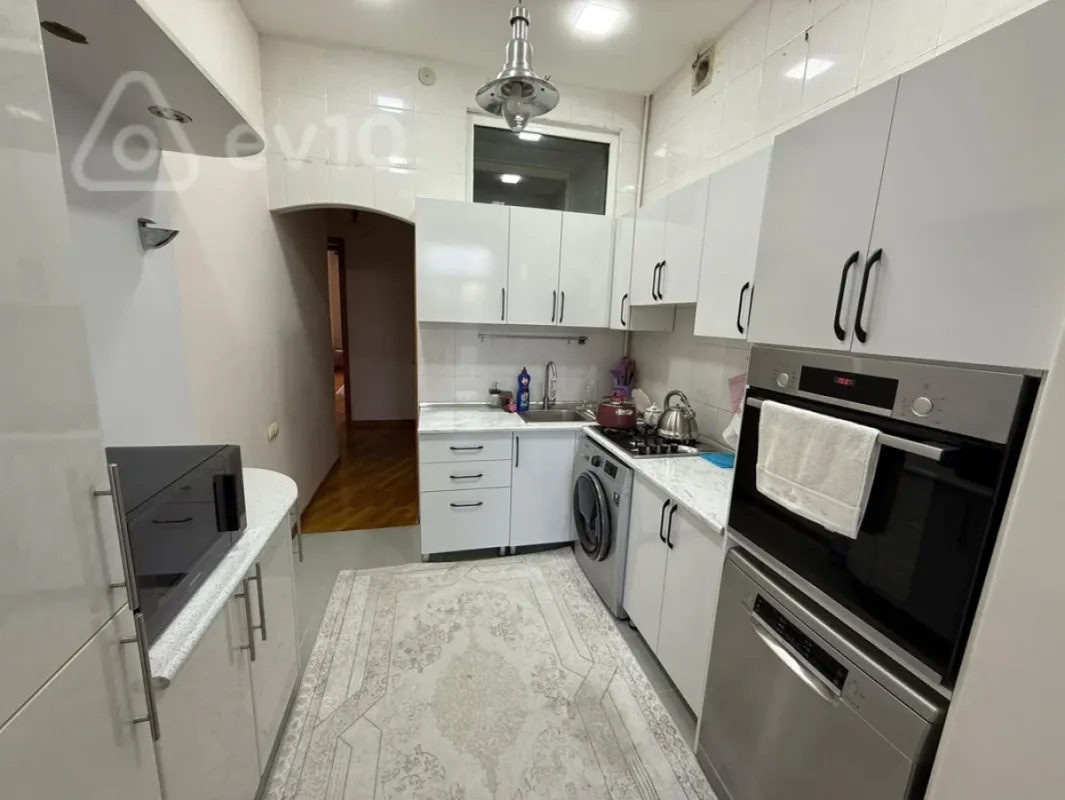 Kirayə verilir 3 otaqlı köhnə tikili 75 m²