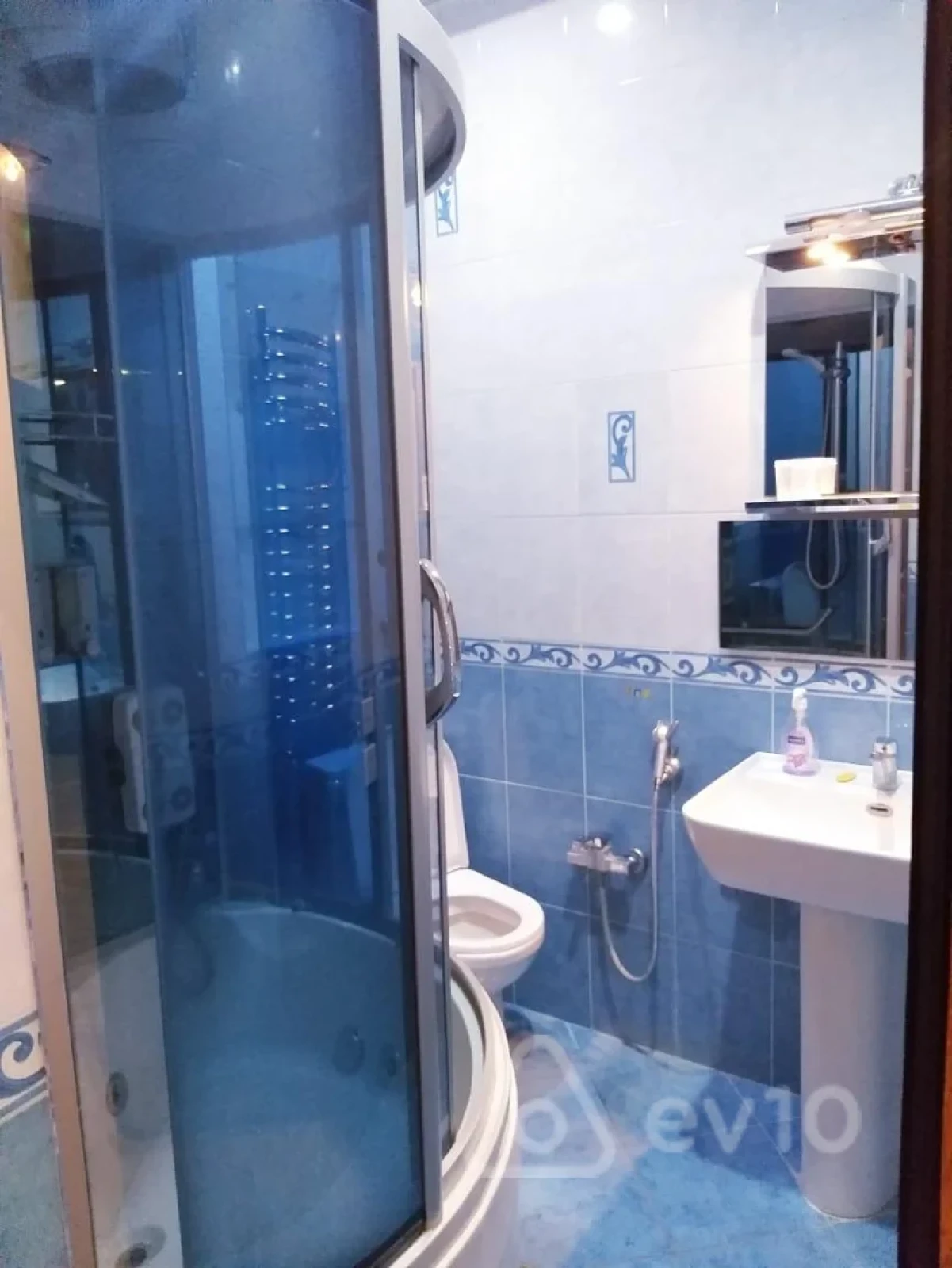 Kirayə verilir 2 otaqlı yeni tikili 95 m²