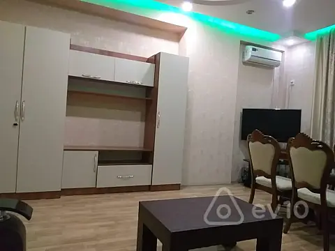 Kirayə verilir 2 otaqlı yeni tikili 95 m²