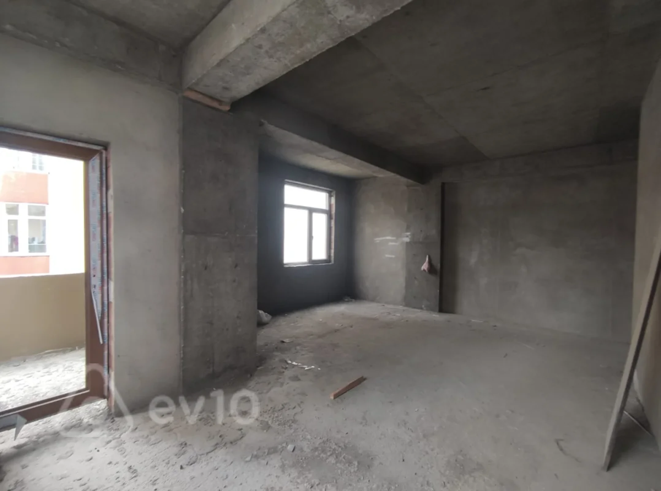 Satılır 3 otaqlı yeni tikili 105 m²