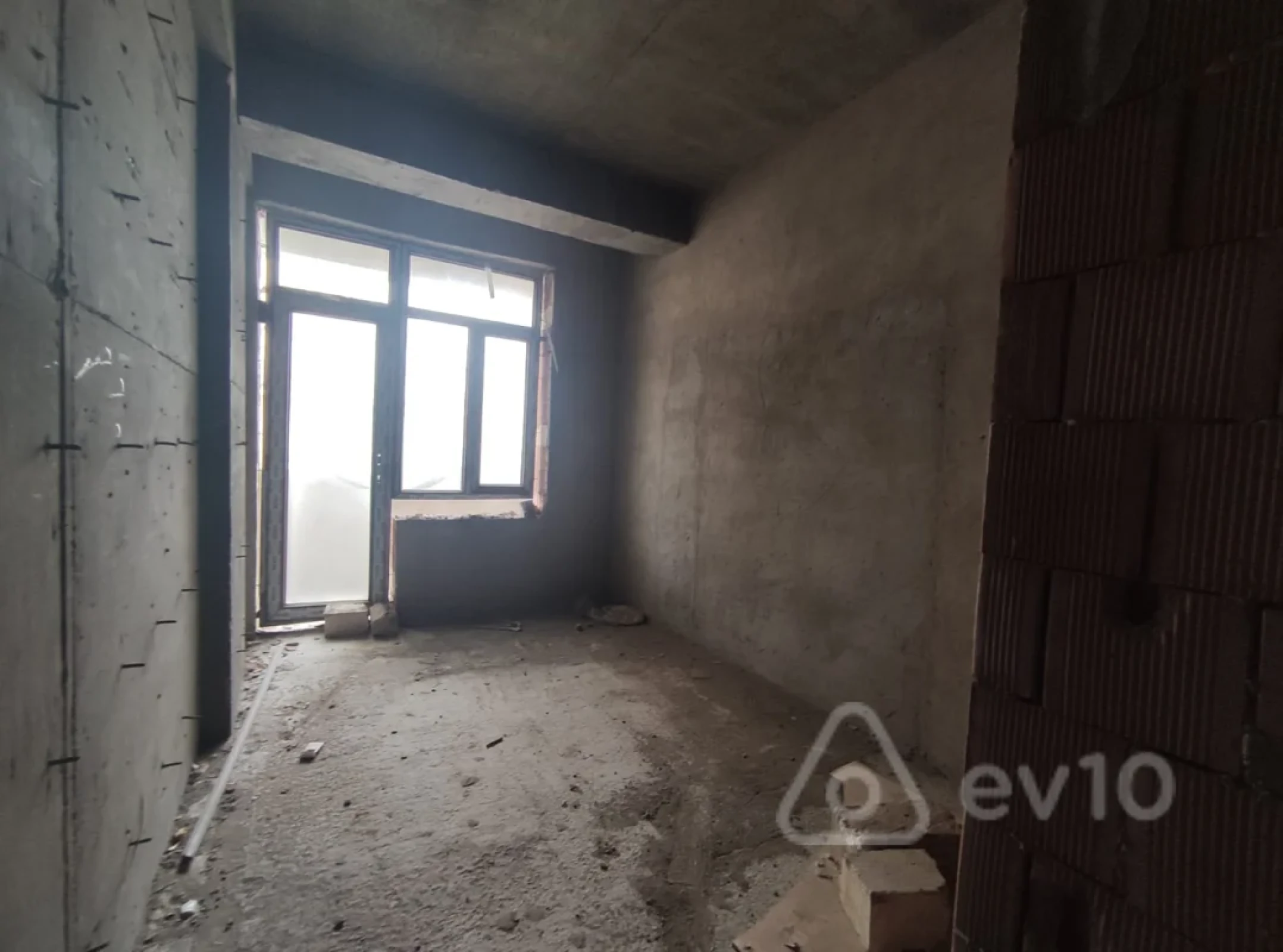 Satılır 3 otaqlı yeni tikili 105 m²