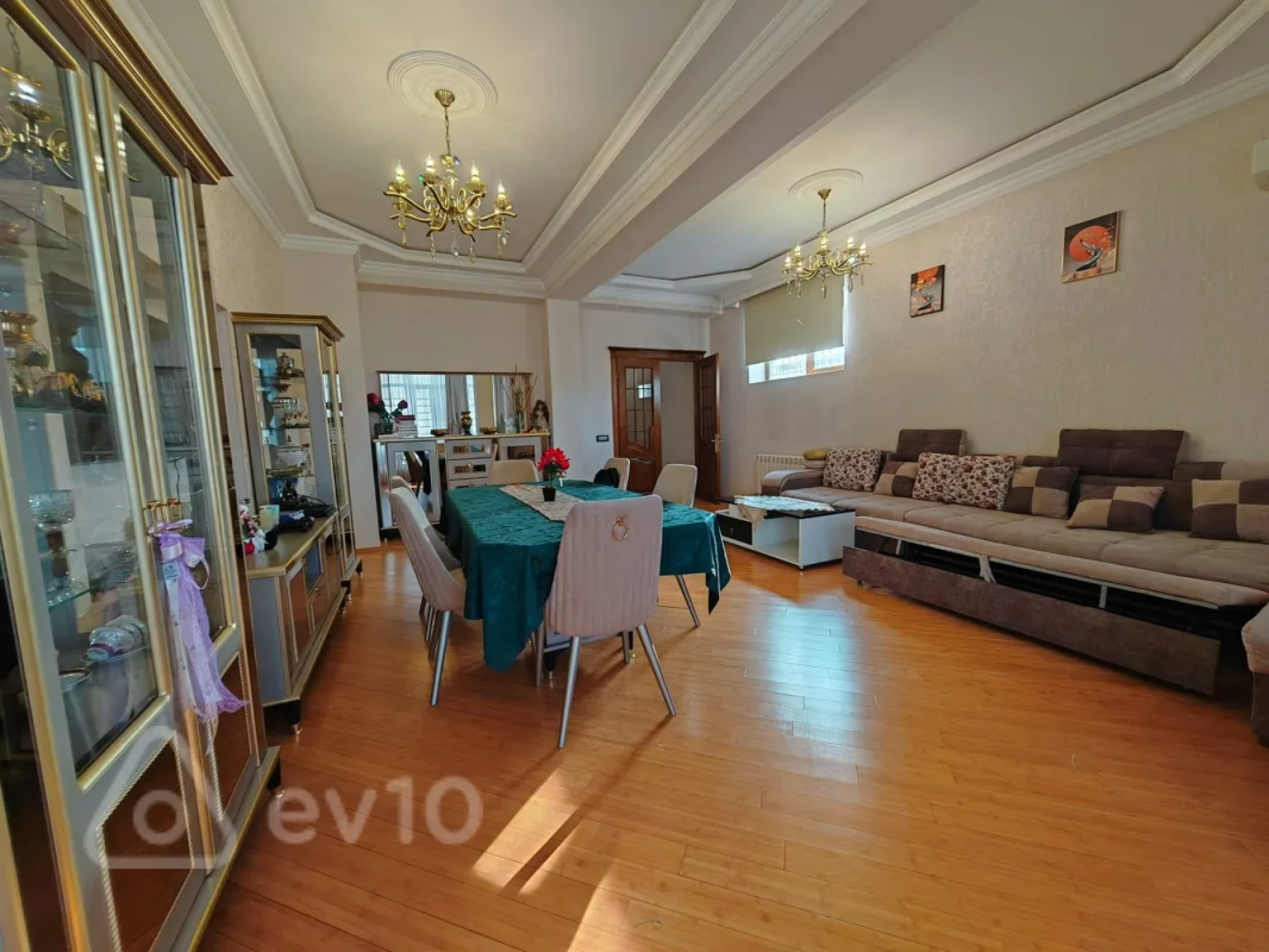 Kirayə verilir 2 otaqlı yeni tikili 150 m²