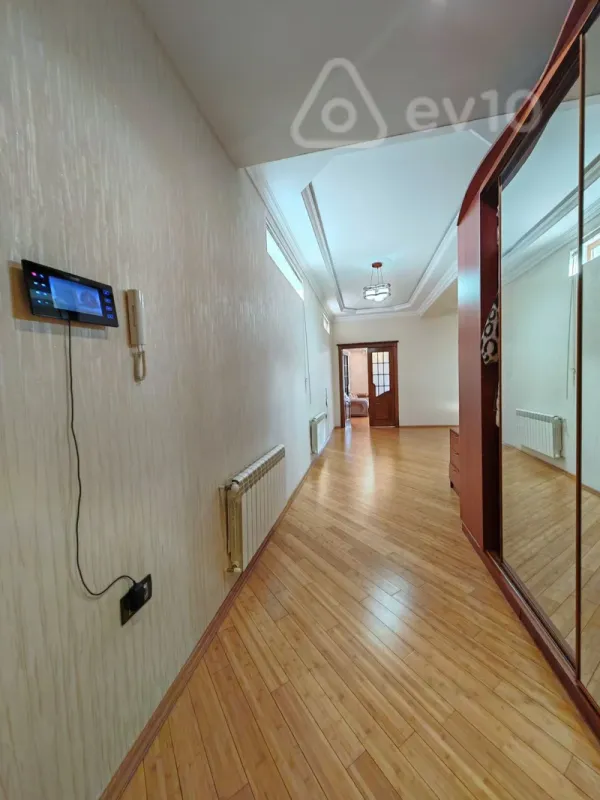 Kirayə verilir 2 otaqlı yeni tikili 150 m²