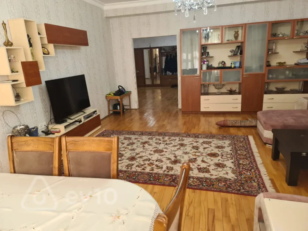 Satılır 3 otaqlı yeni tikili 152 m²