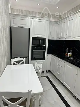 Kirayə verilir 2 otaqlı yeni tikili 75 m²