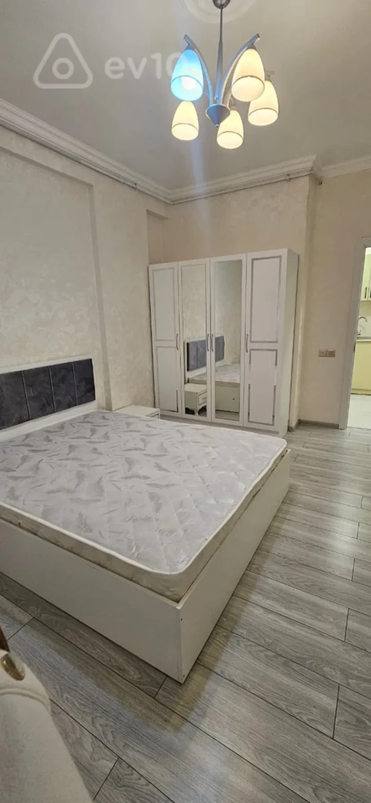 Kirayə verilir 2 otaqlı yeni tikili 65 m²