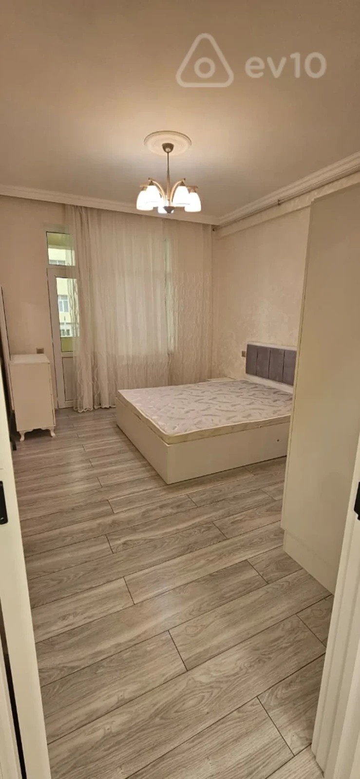 Kirayə verilir 2 otaqlı yeni tikili 65 m²