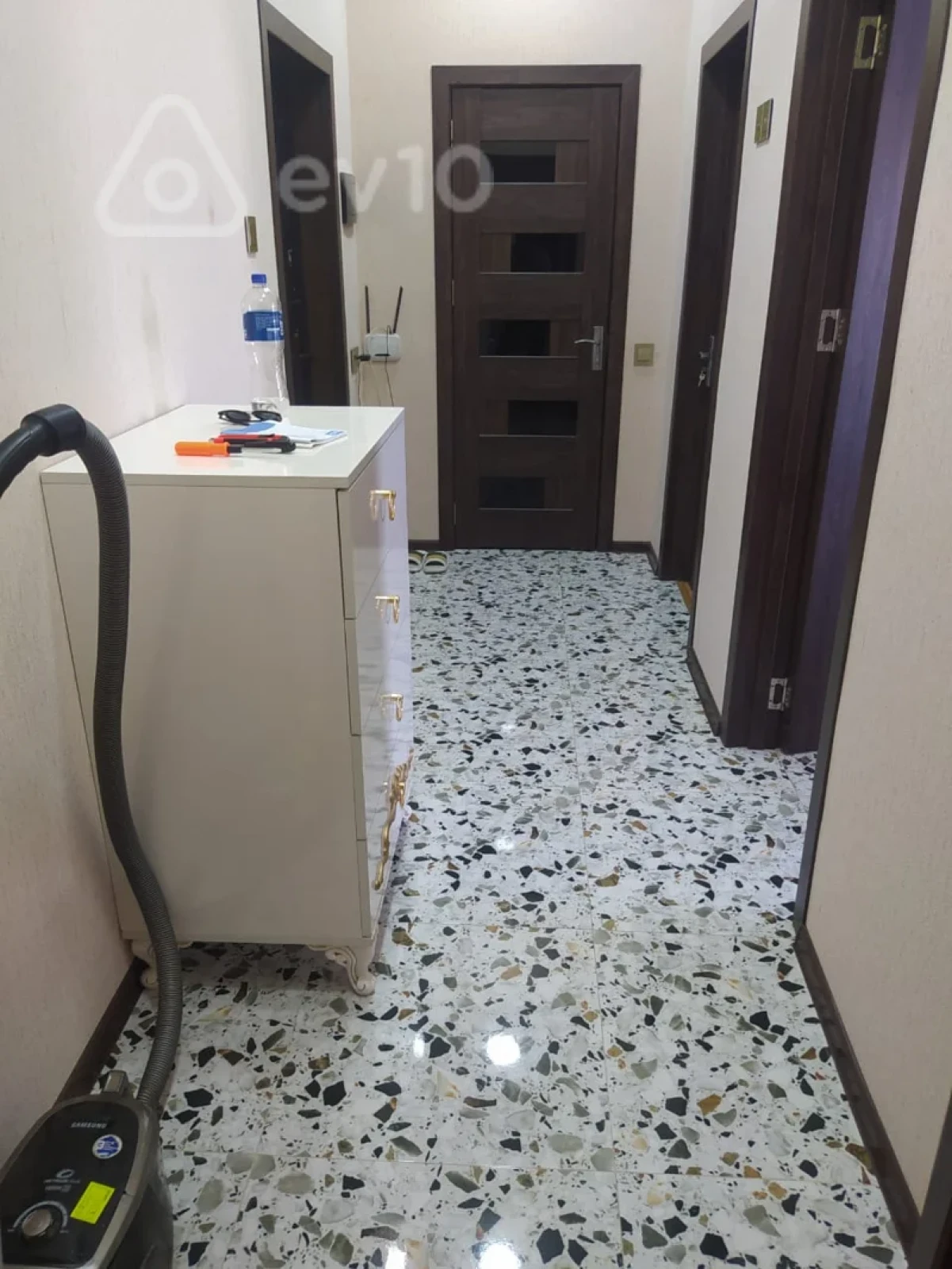 Kirayə verilir 2 otaqlı köhnə tikili 65 m²