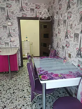 Kirayə verilir 2 otaqlı köhnə tikili 65 m²