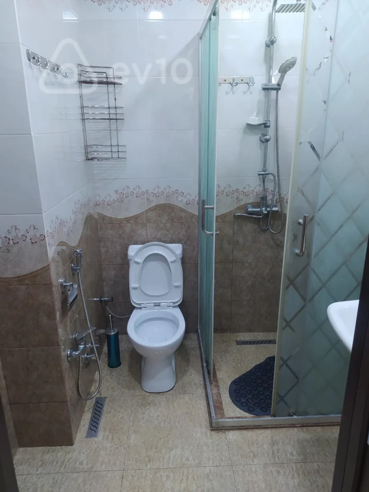 Kirayə verilir 2 otaqlı köhnə tikili 65 m²
