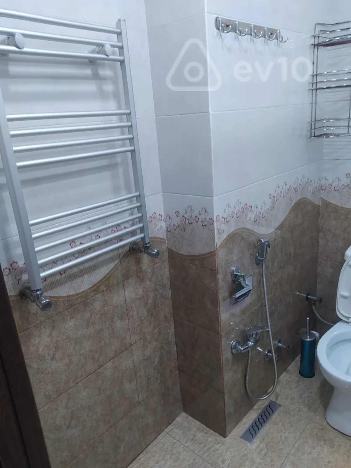 Kirayə verilir 2 otaqlı köhnə tikili 65 m²