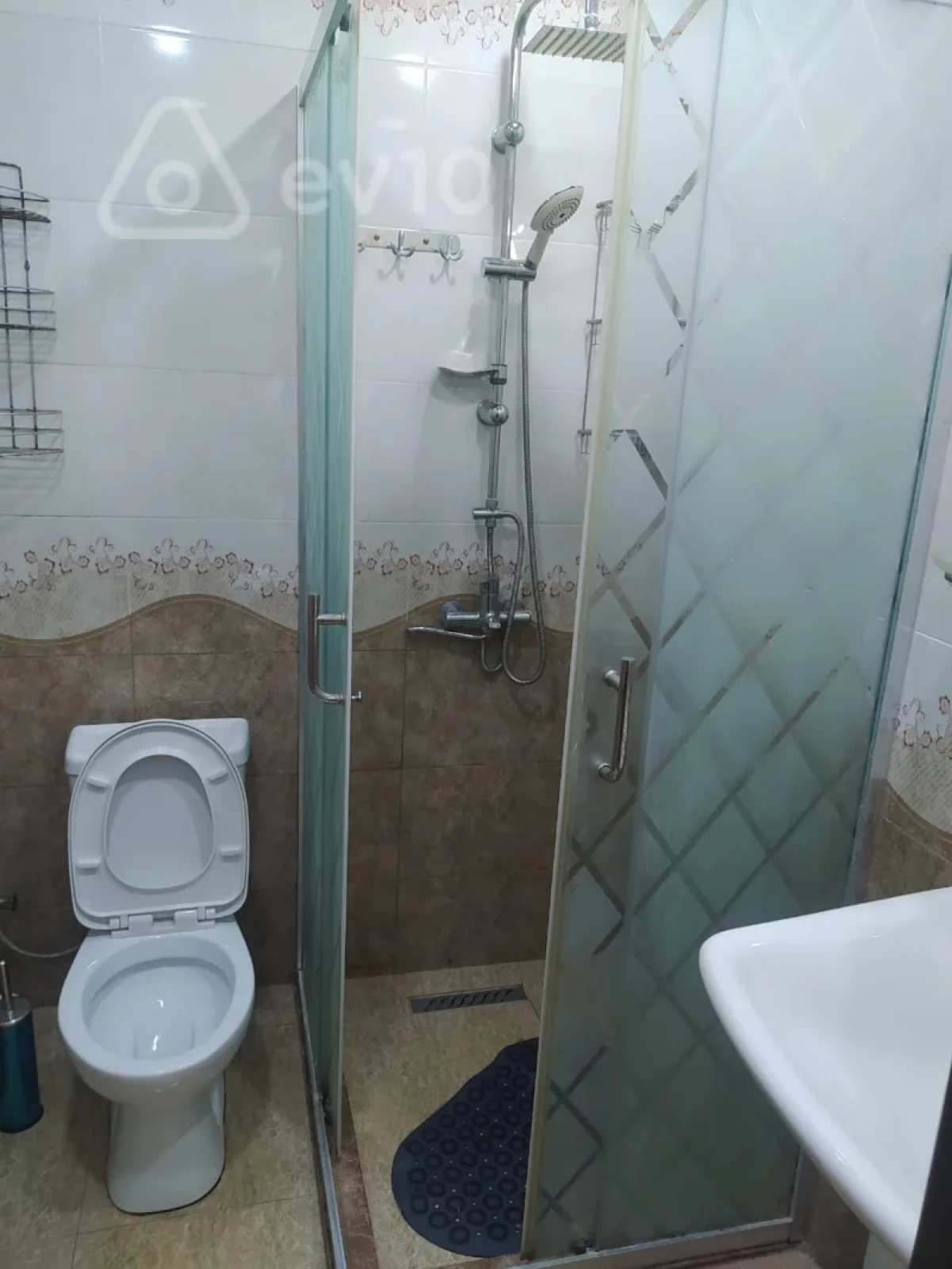Kirayə verilir 2 otaqlı köhnə tikili 65 m²