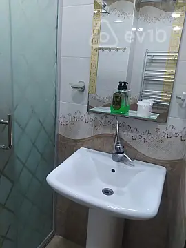 Kirayə verilir 2 otaqlı köhnə tikili 65 m²