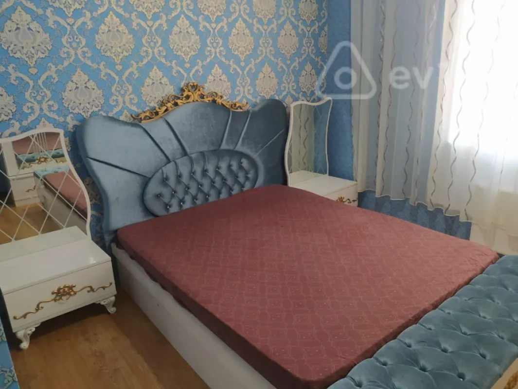 Kirayə verilir 2 otaqlı köhnə tikili 65 m²