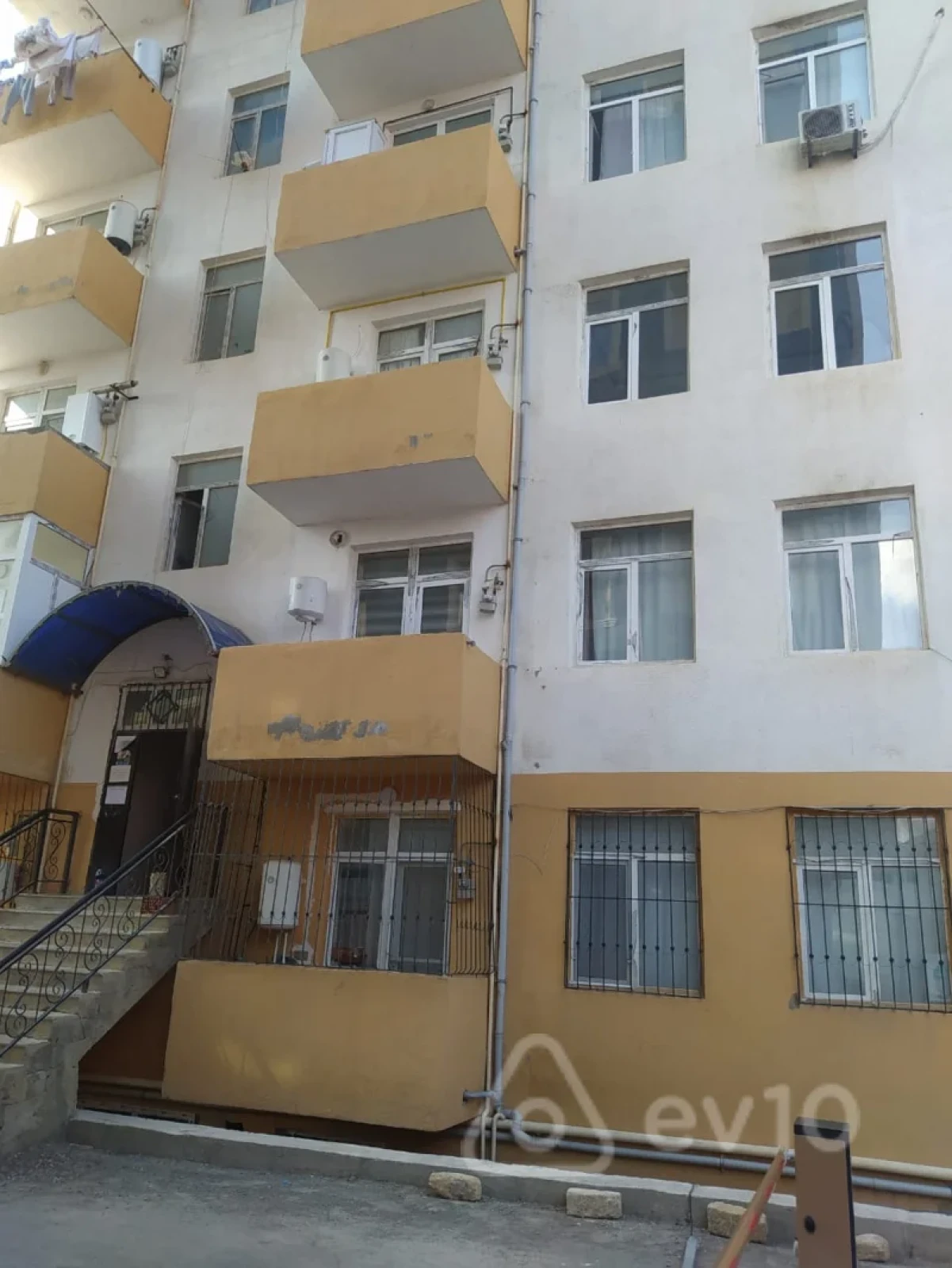 Kirayə verilir 2 otaqlı köhnə tikili 65 m²