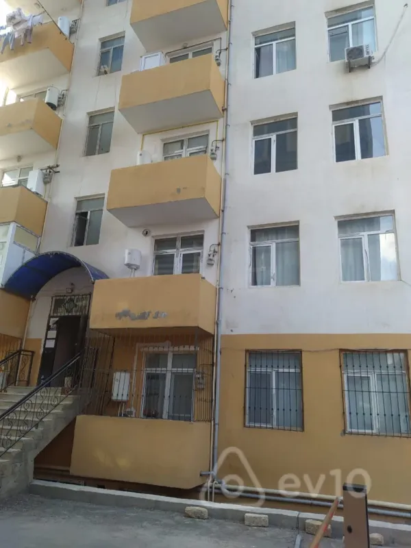 Kirayə verilir 2 otaqlı köhnə tikili 65 m²