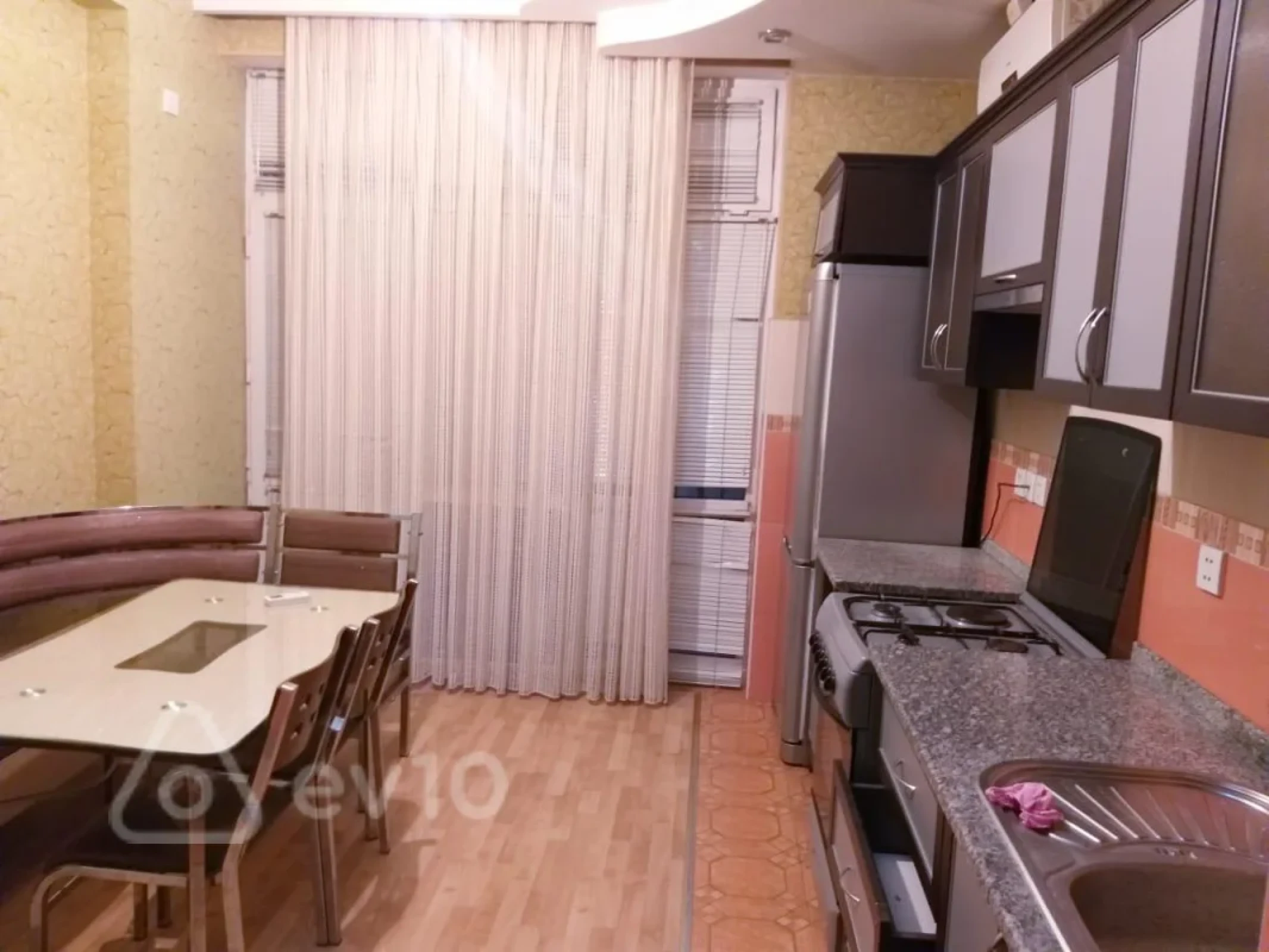 Kirayə verilir 2 otaqlı yeni tikili 95 m²