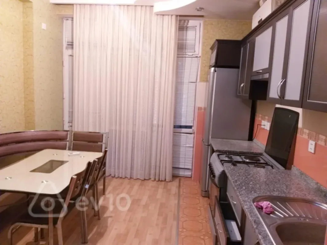 Kirayə verilir 2 otaqlı yeni tikili 95 m²