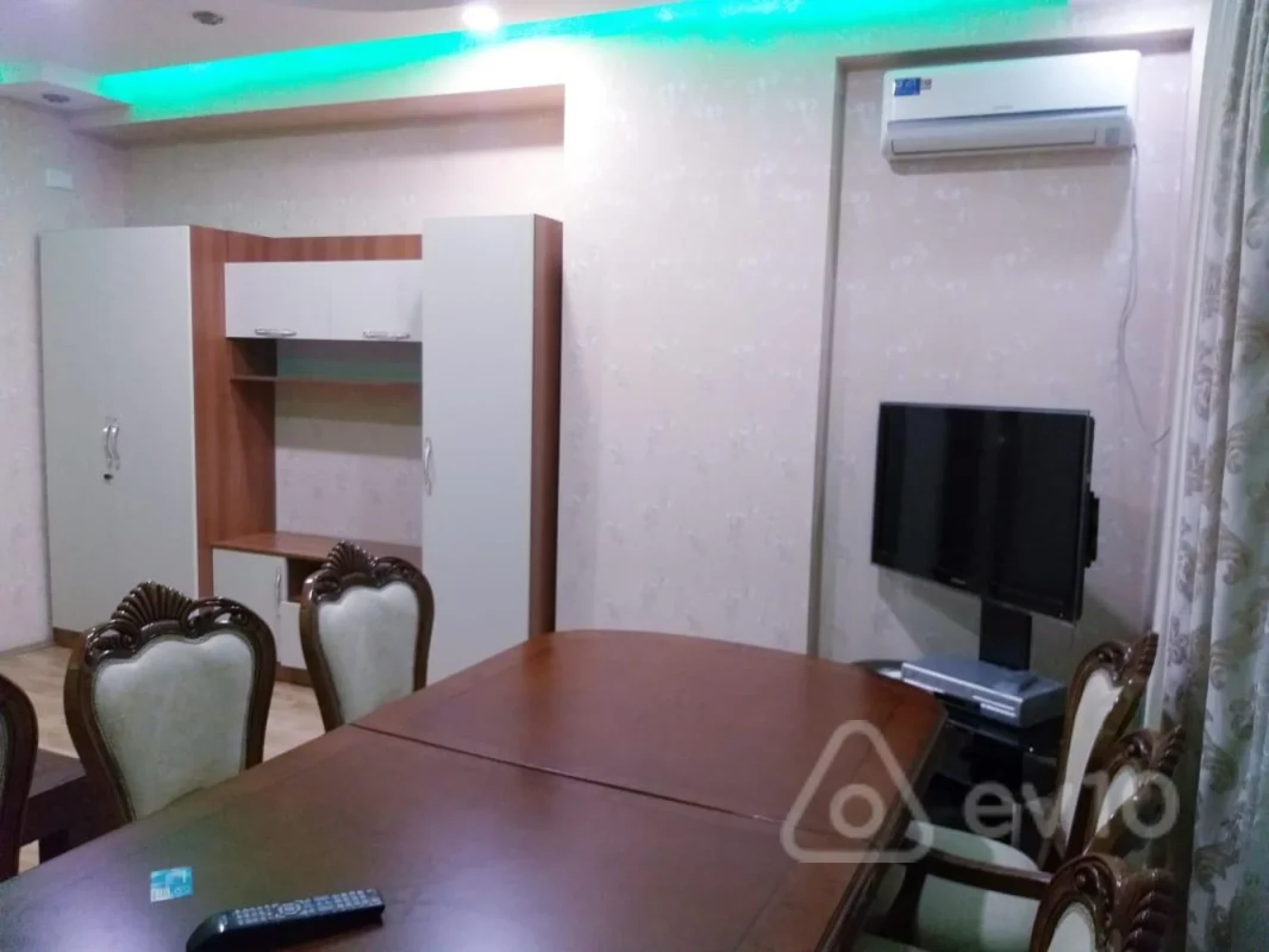 Kirayə verilir 2 otaqlı yeni tikili 95 m²