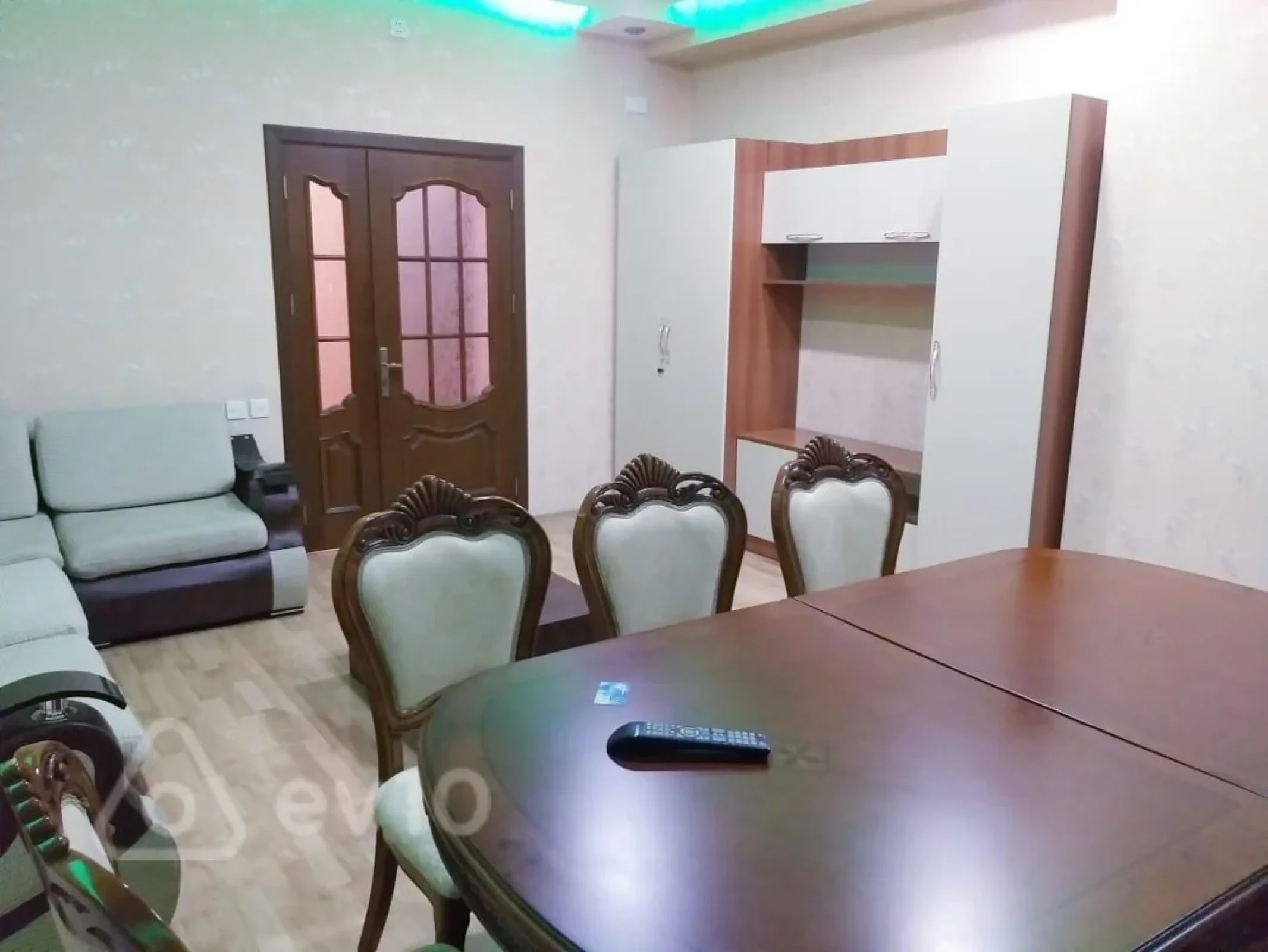 Kirayə verilir 2 otaqlı yeni tikili 95 m²