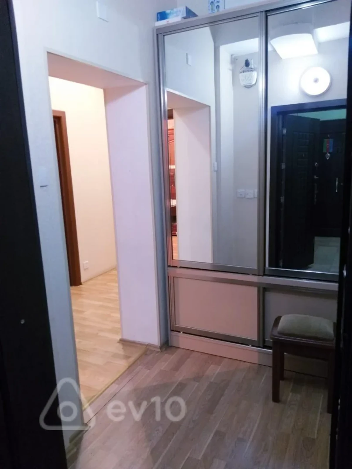 Kirayə verilir 2 otaqlı yeni tikili 95 m²