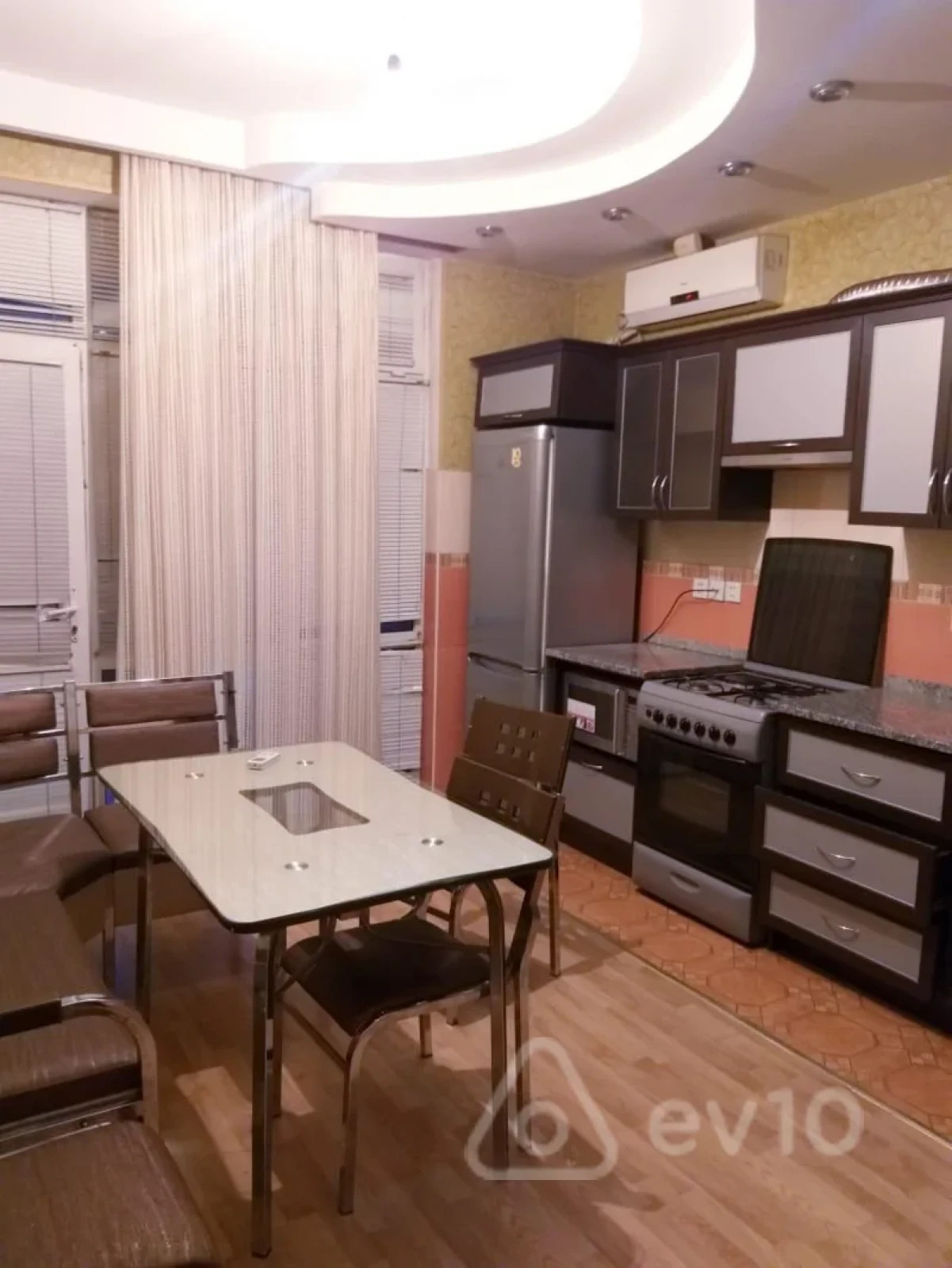 Kirayə verilir 2 otaqlı yeni tikili 95 m²