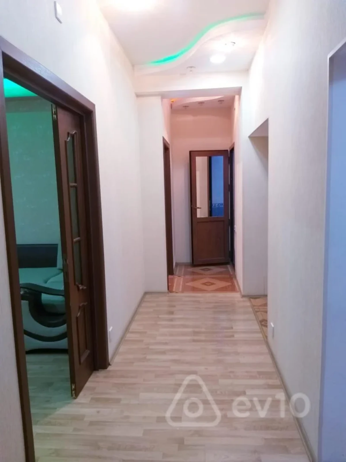 Kirayə verilir 2 otaqlı yeni tikili 95 m²