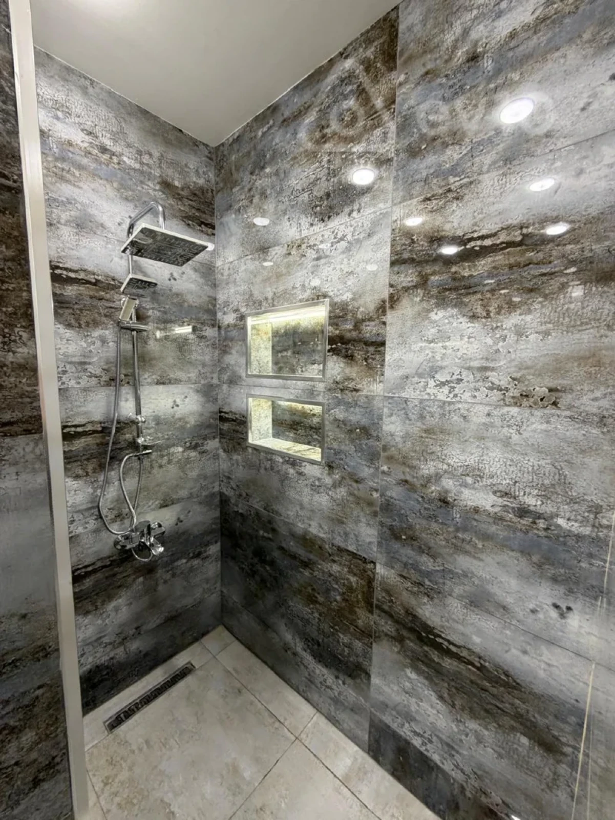 Kirayə verilir 2 otaqlı yeni tikili 50 m²