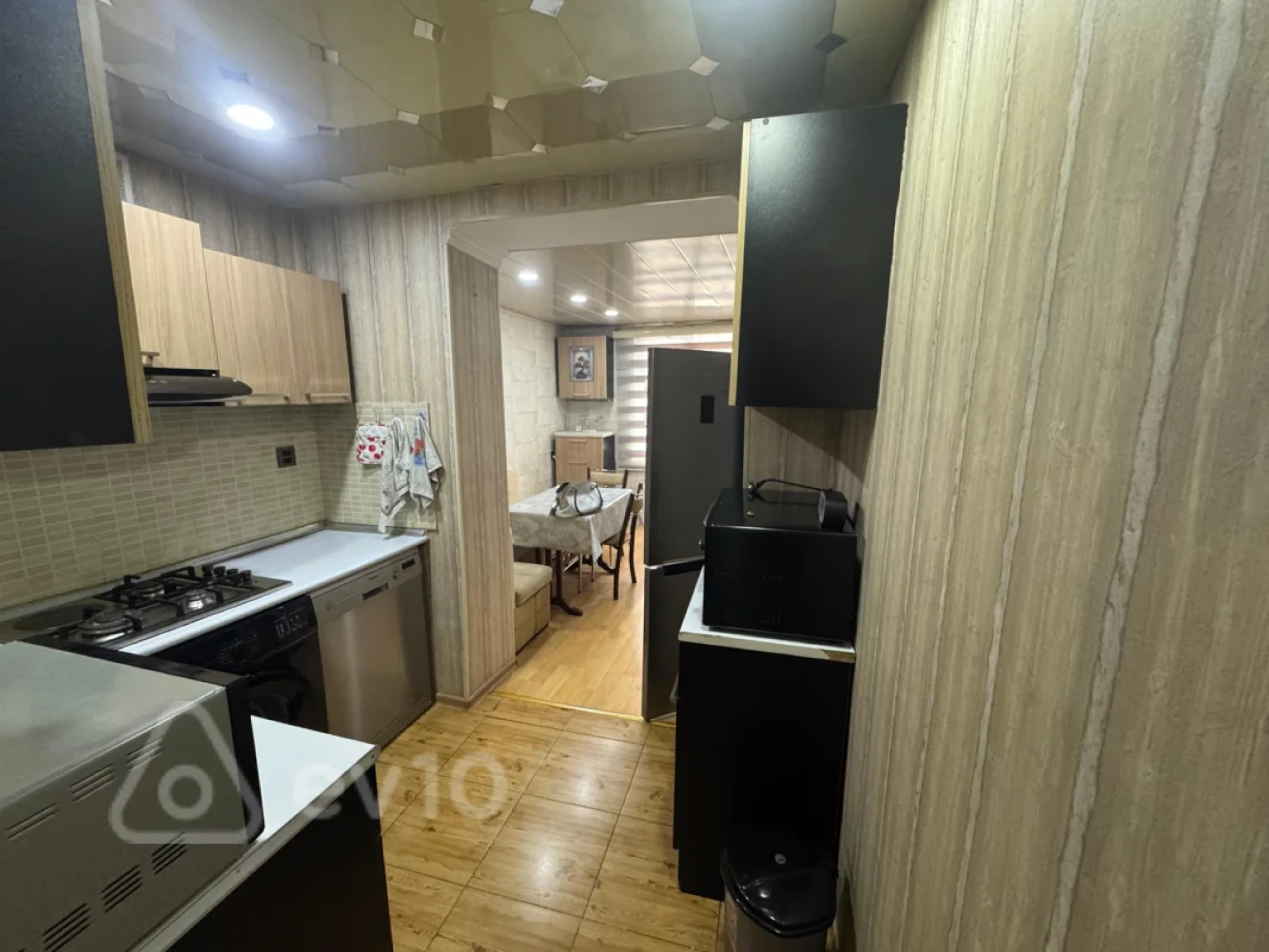 Kirayə verilir 3 otaqlı köhnə tikili 85 m²