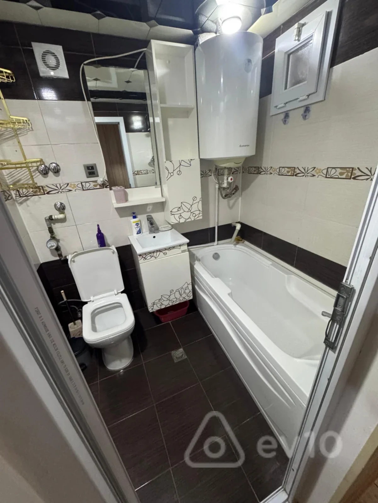 Kirayə verilir 3 otaqlı köhnə tikili 85 m²