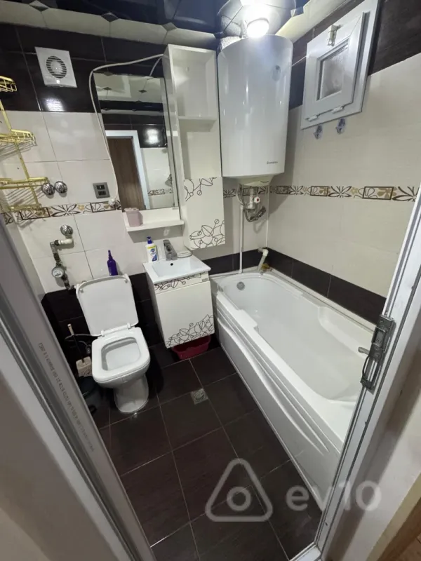 Kirayə verilir 3 otaqlı köhnə tikili 85 m²