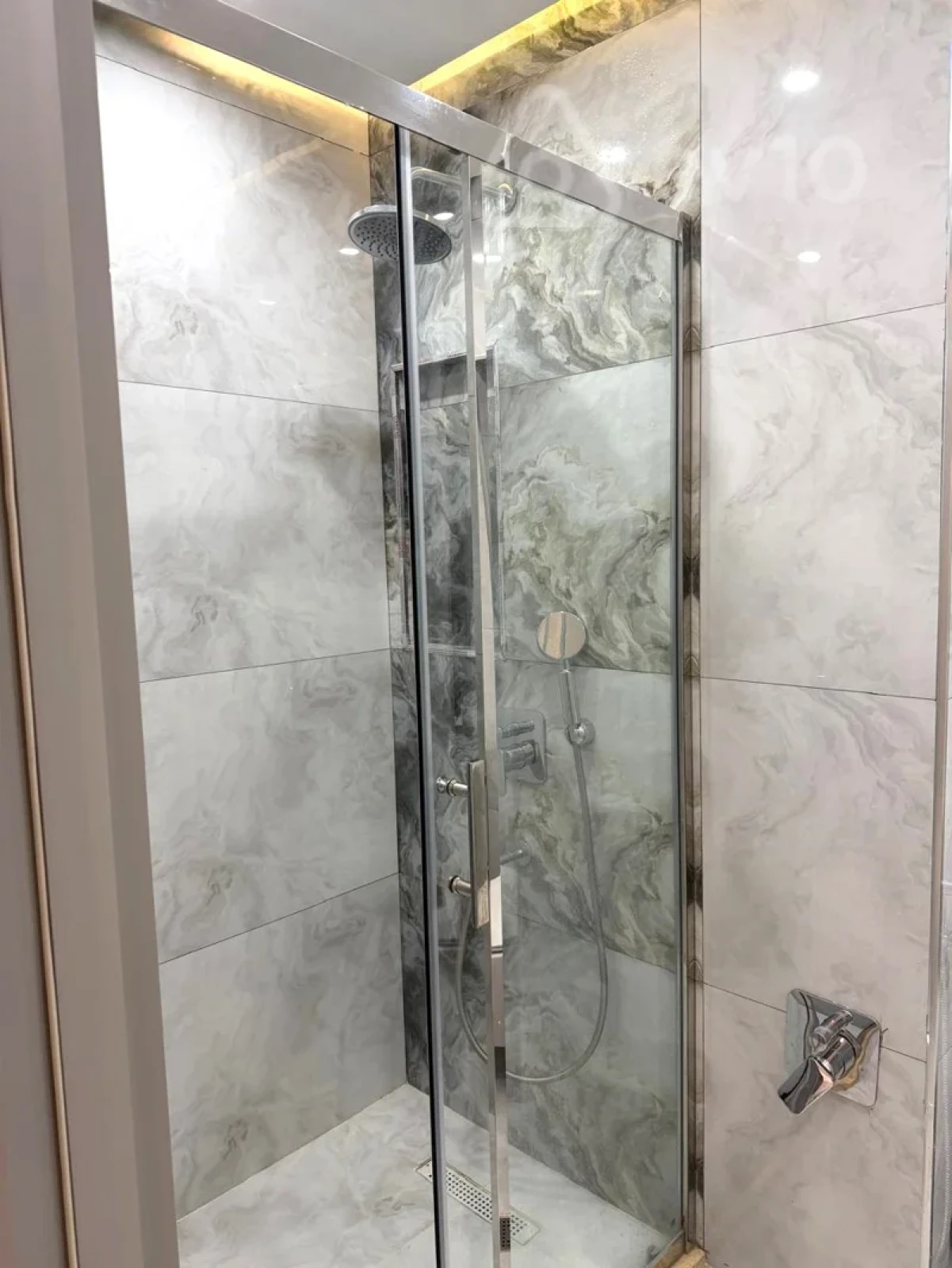 Kirayə verilir 2 otaqlı yeni tikili 91 m²