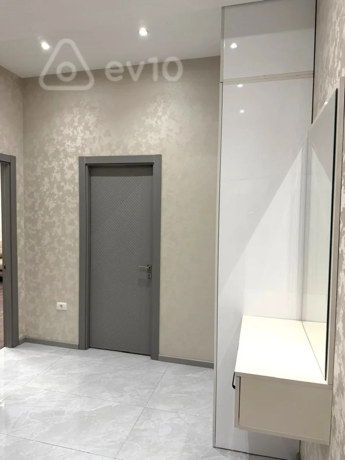 Kirayə verilir 2 otaqlı yeni tikili 91 m²