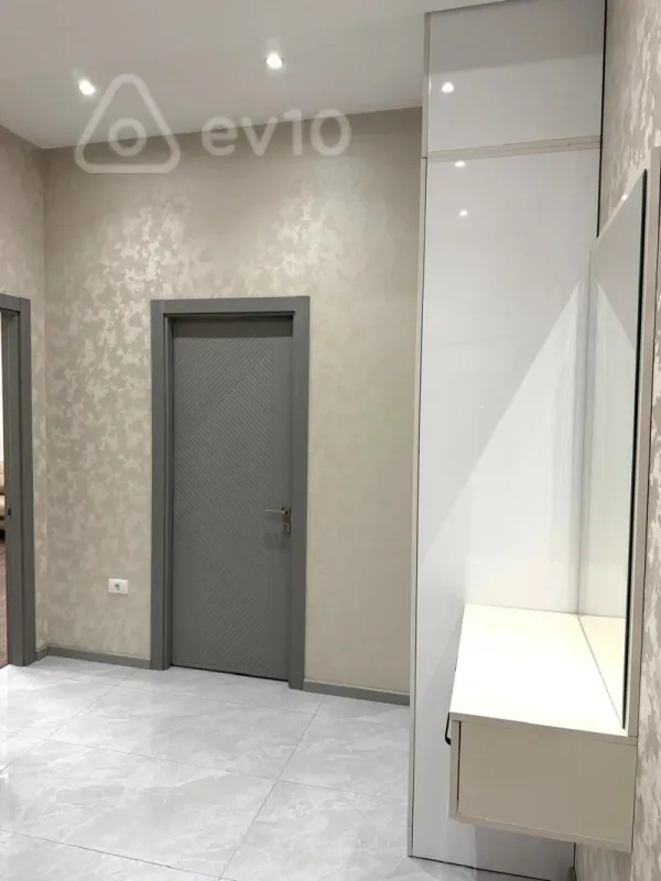 Kirayə verilir 2 otaqlı yeni tikili 91 m²