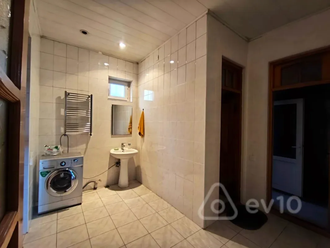 Kirayə verilir mənzil 400 m²