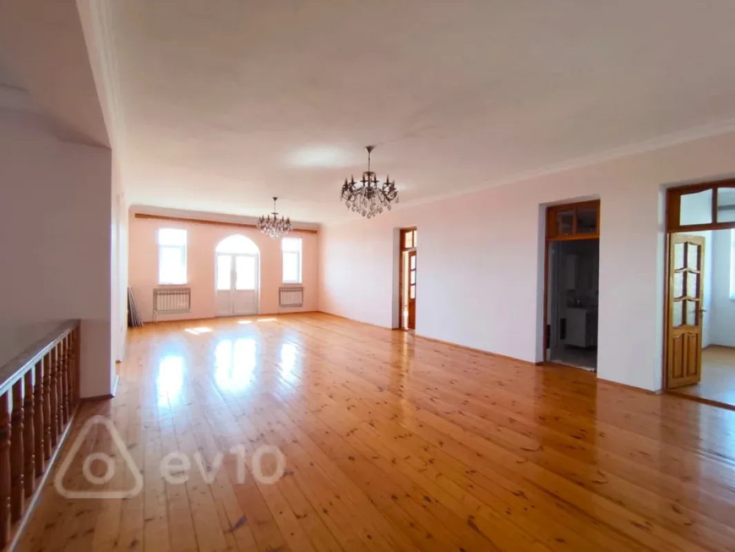 Kirayə verilir mənzil 400 m²