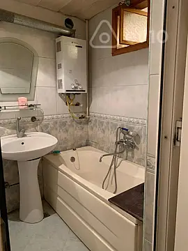 Kirayə verilir 1 otaqlı köhnə tikili 40 m²