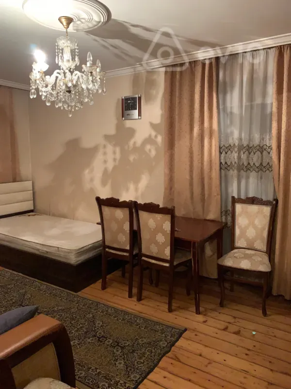 Kirayə verilir 1 otaqlı köhnə tikili 40 m²
