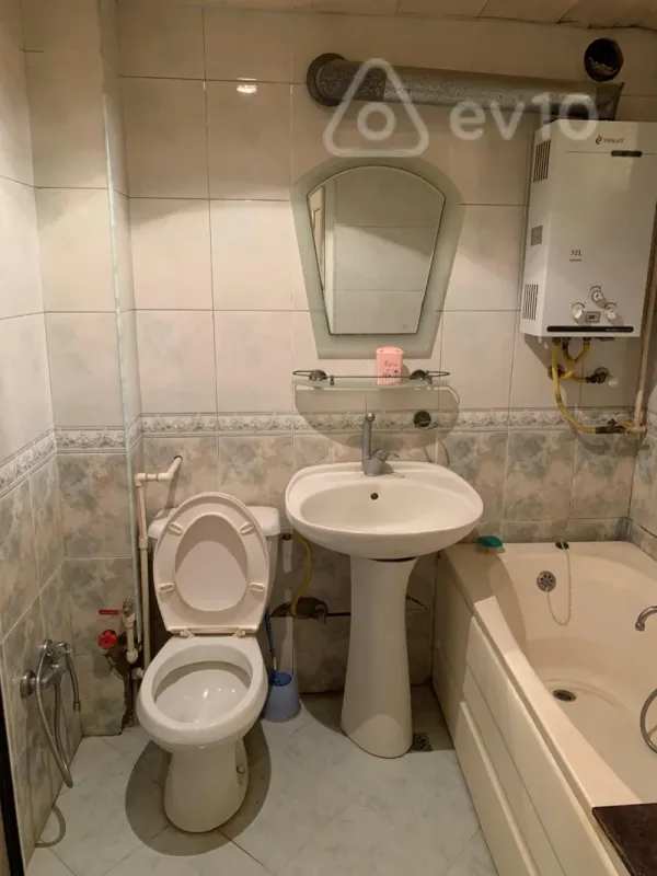 Kirayə verilir 1 otaqlı köhnə tikili 40 m²