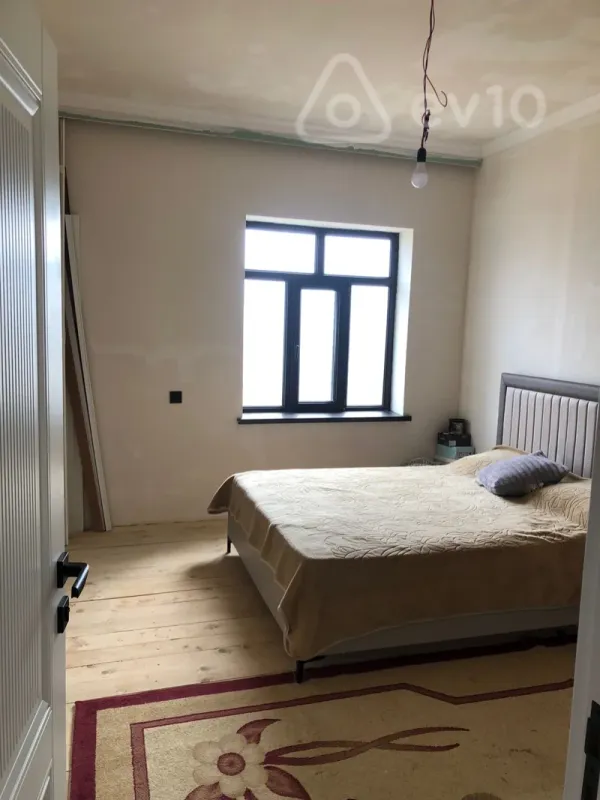 Satılır 4 otaqlı həyət evi 144 m²