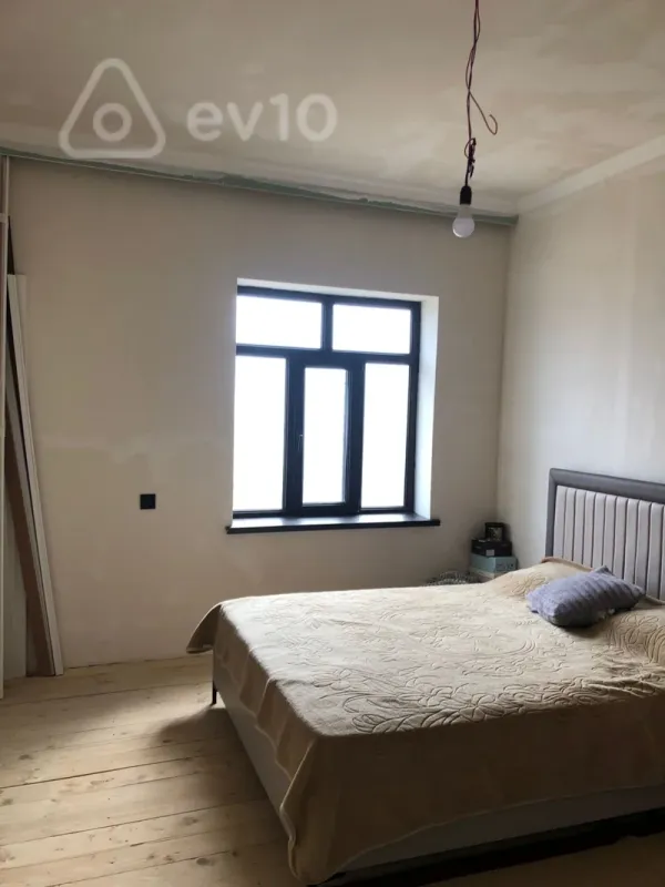 Satılır 4 otaqlı həyət evi 144 m²
