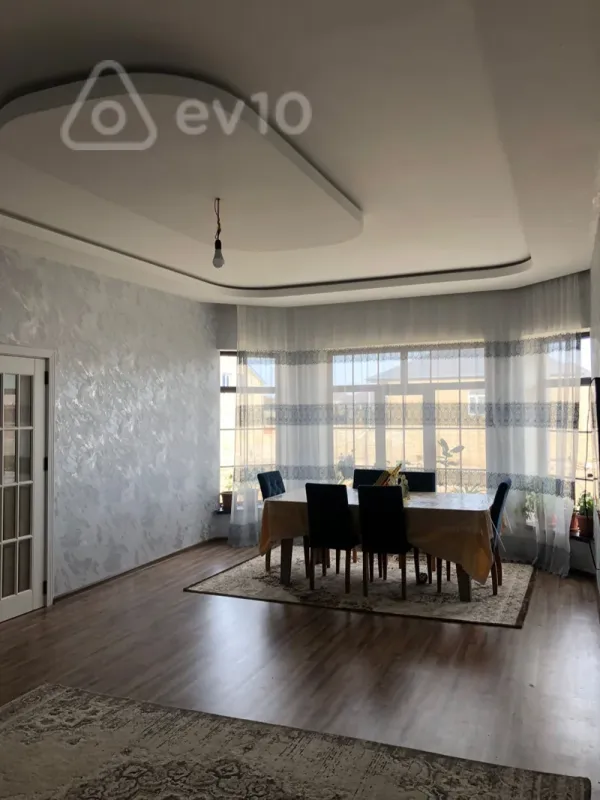 Satılır 4 otaqlı həyət evi 144 m²