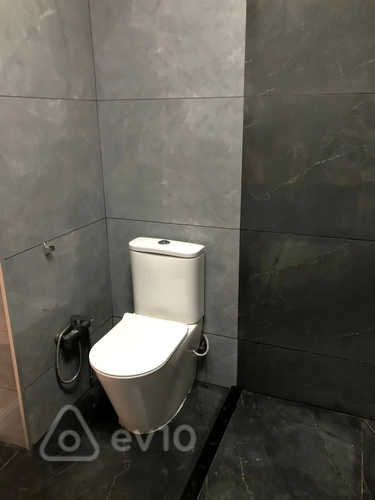 Satılır 4 otaqlı həyət evi 144 m²