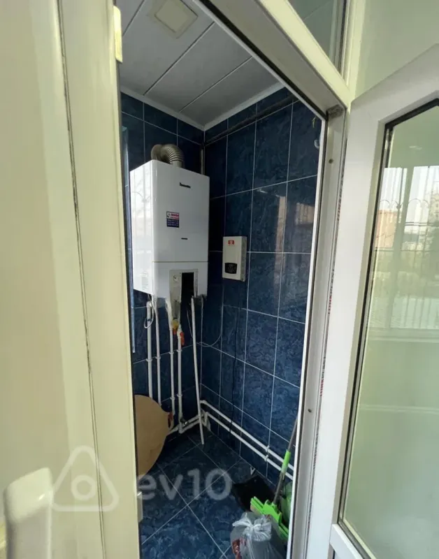 Kirayə verilir 2 otaqlı köhnə tikili 55 m²