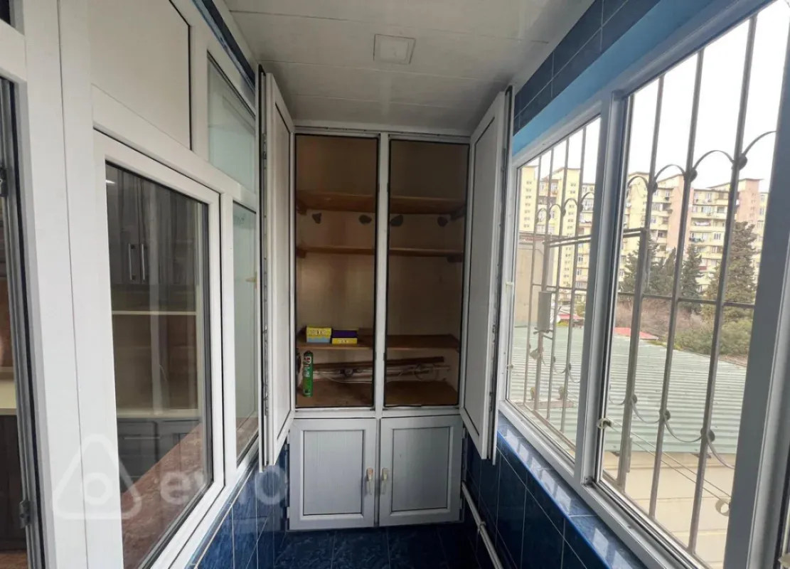Kirayə verilir 2 otaqlı köhnə tikili 55 m²