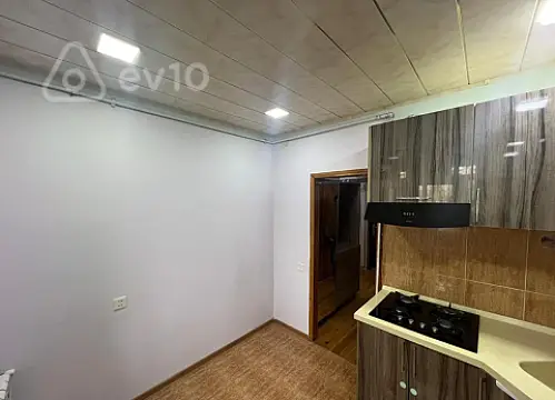 Kirayə verilir 2 otaqlı köhnə tikili 55 m²