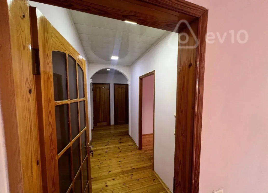 Kirayə verilir 2 otaqlı köhnə tikili 55 m²