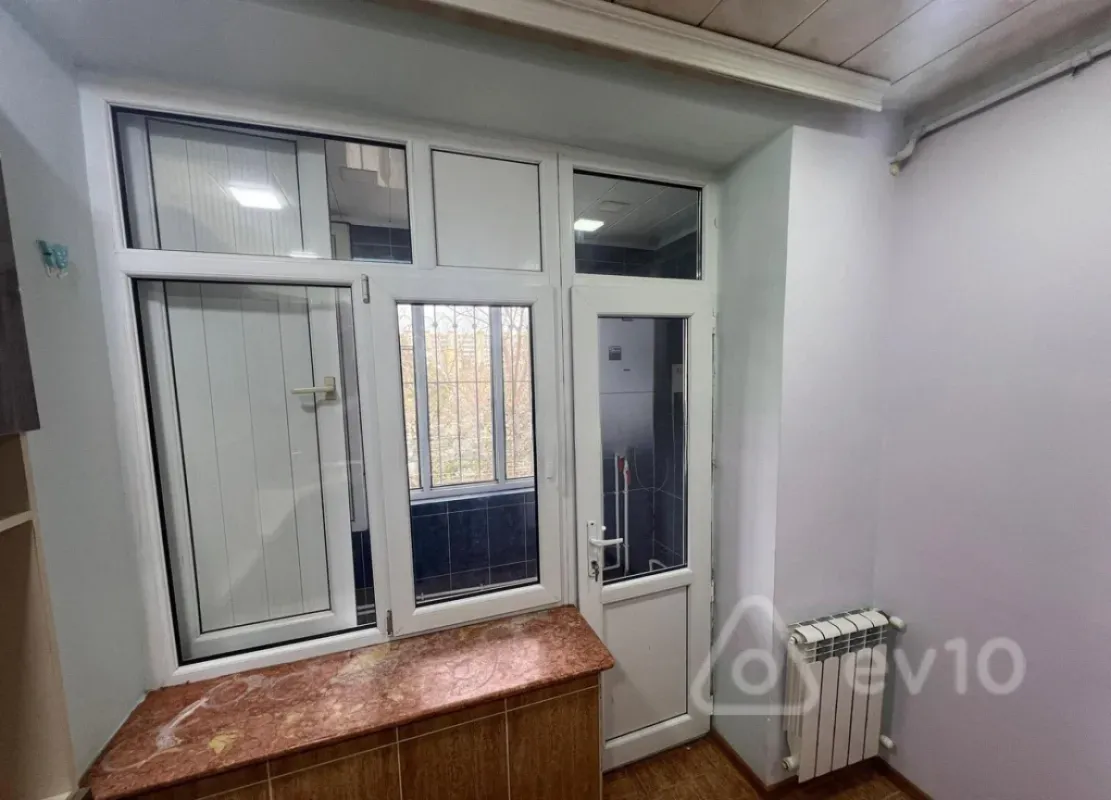 Kirayə verilir 2 otaqlı köhnə tikili 55 m²