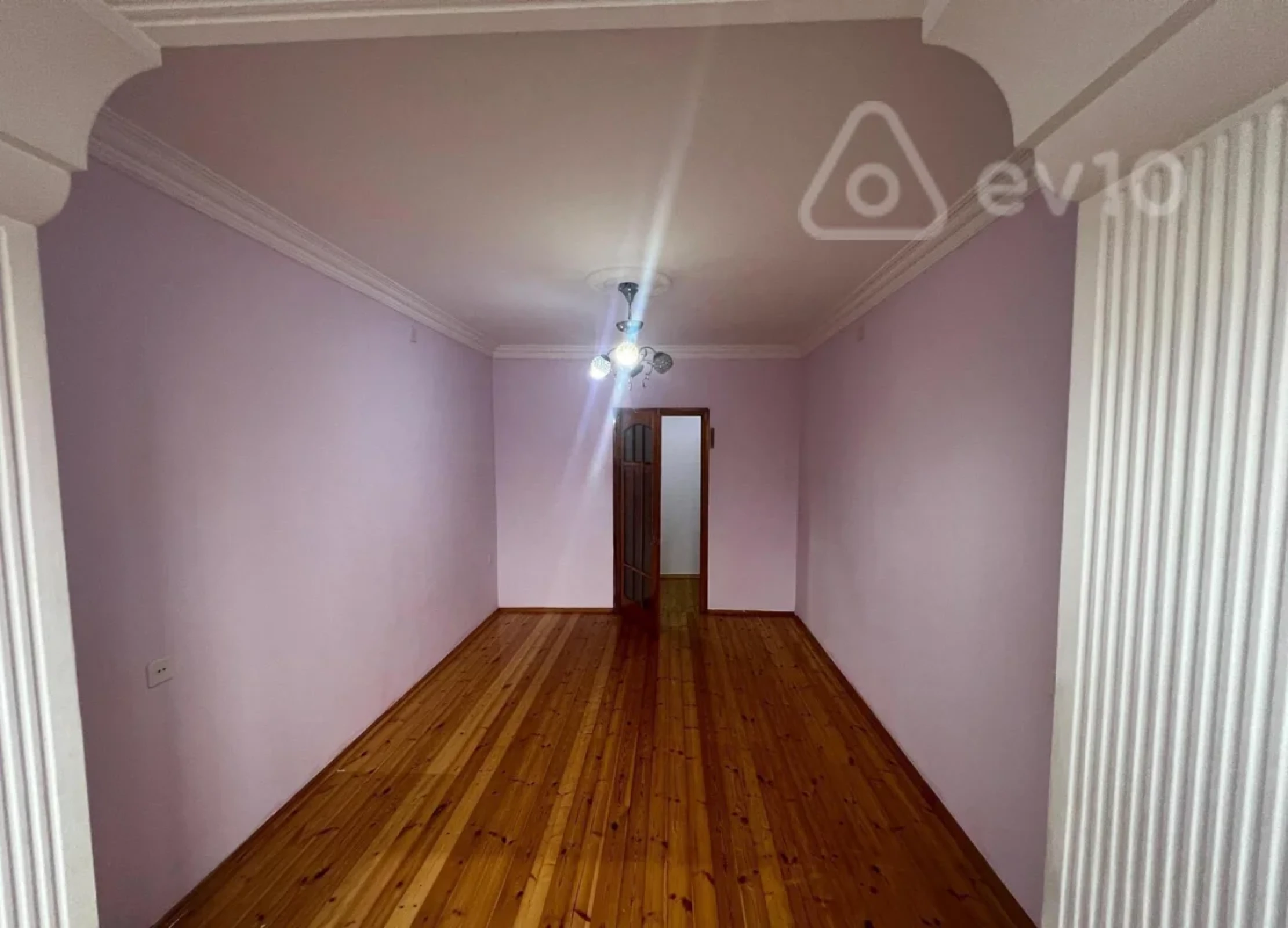 Kirayə verilir 2 otaqlı köhnə tikili 55 m²